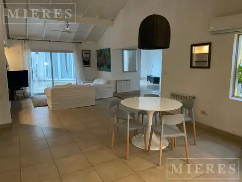 Casa 5 ambientes con 3 baños