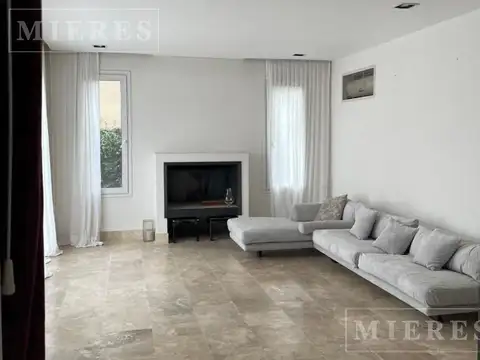 Lindisima casa en venta refaccionada y ampliada en Tortugas CC.