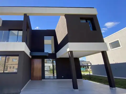 CASA EN PUERTOS DEL LAGO - 5 AMBIENTES - ESTRENAR
