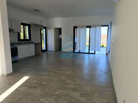 Casa en Alquiler en El Cantón - Barrio Puerto, USD 1.400