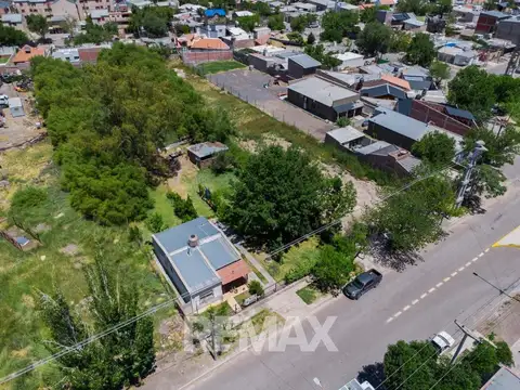 VENTA TERRENO CON VIVIENDA EN CIPOLLETTI