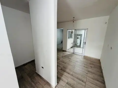 Casa 2 ambientes con 1 baño