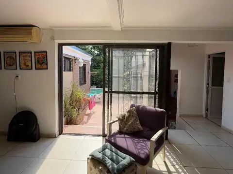 CF1200 - CASA EN VENTA Z/ AV. RADEMACHER Y CMTE. ESPORA