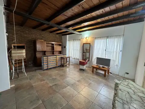 Casa en Venta con 4 cocheras