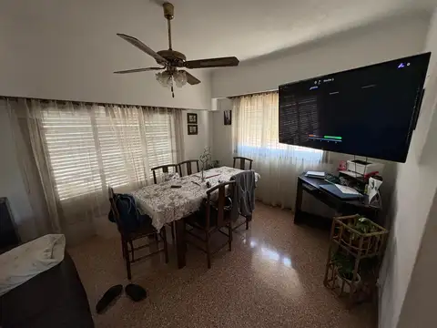 Venta 2 PH en block o sep 3 amb al fondo más Deposito .Guido 1100