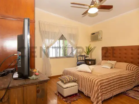 Venta Casa 3 Dormitorios con Parque y Pileta | Barrio Los Pinos, Granadero Baigorria