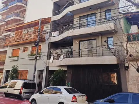 Guardia Vieja 4200, Departamento monoambiente frente 2°piso con balcón