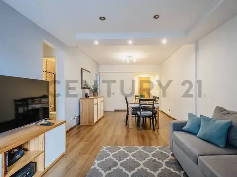 Av. Francisco Beiro 4200, Piso 1