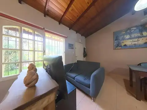 Casa en venta - 4 Dormitorios 2 Baños - 370Mts2 - Hurlingham