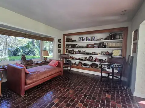 Casa en Venta con 8 cocheras
