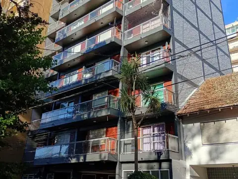 Departamento 2 ambientes con cochera a 2 cuadras del mar!