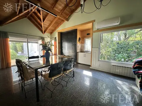 Venta casa de 5 ambientes con fondo libre con piscina en Haras Del Sur I