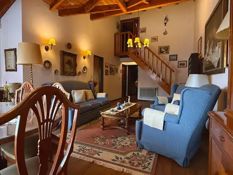 Carlos Ruiz  e/ mitre y Los alerces 1700