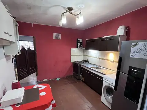Casa 6 ambientes con 1 baño