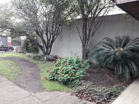 Casa Tipo Chale 4 Ambientes  - Moron Sur