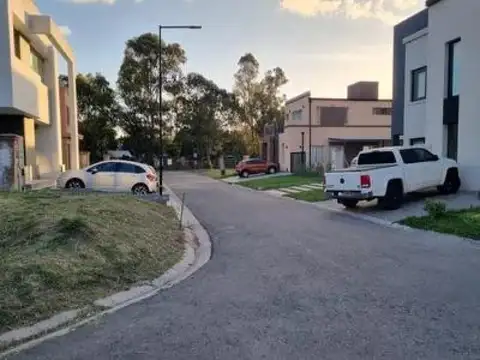 Terreno en Venta 25  mts Fondo