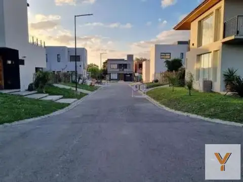 Terreno en Venta 8  mts Frente