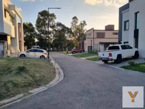 Terreno en Venta 25  mts Fondo
