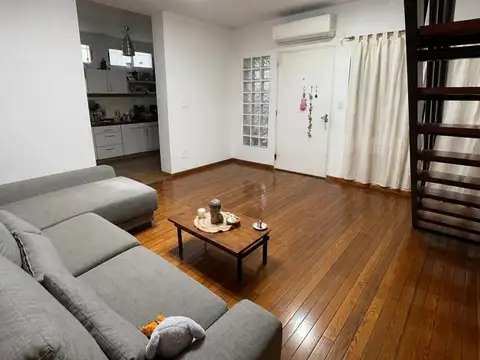 Depto Tipo Casa 5 ambientes con 2 baños