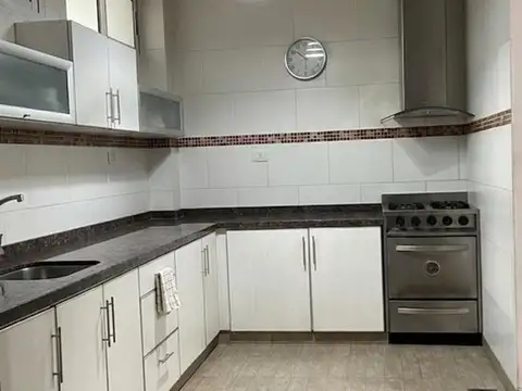 Depto Tipo Casa 5 ambientes con 2 baños