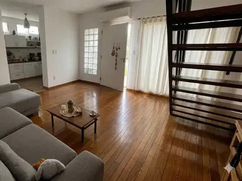Depto Tipo Casa en Venta en Mataderos, USD 185.000