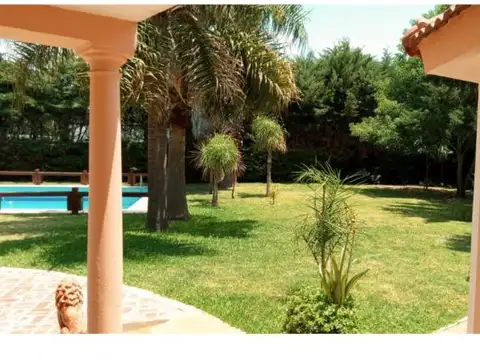 Casa en Venta con 4 cocheras