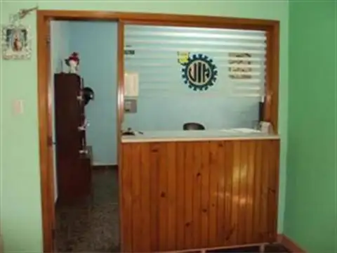 Casa 5 ambientes con 1 baño