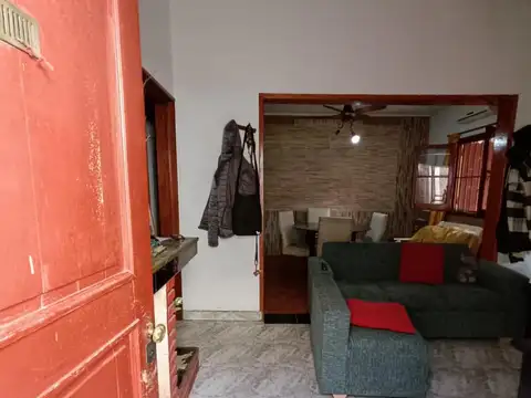 Casa 5 ambientes con 1 baño