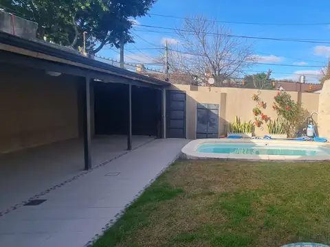 Chalet en 2 platas en Castelar Norte