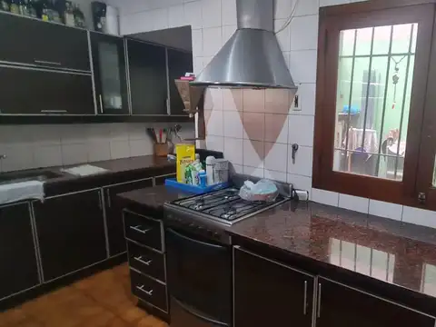Casa en Venta con 3 cocheras