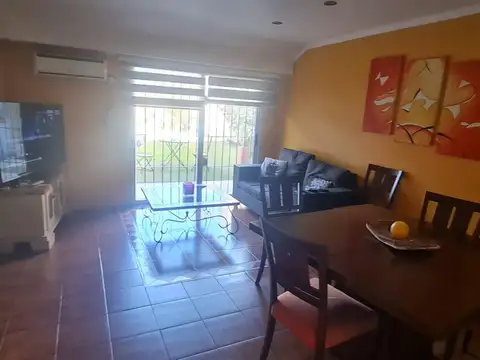 Casa 6 ambientes con 3 baños