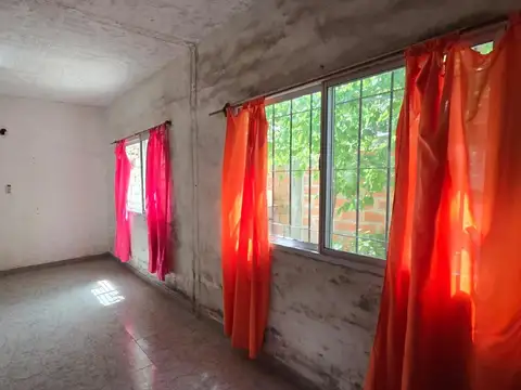 Casa en Alquiler con 2 cocheras