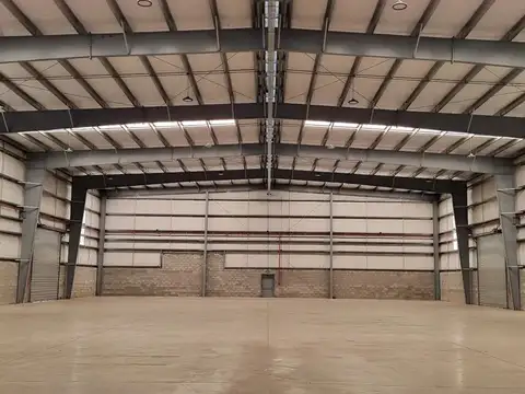 ALQUILER – GALPÓN / NAVE INDUSTRIAL – SUPERFICIE CUBIERTA DE 2.000 M2