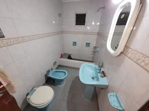 CASA CON LOCAL EN VENTA TEMPERLEY