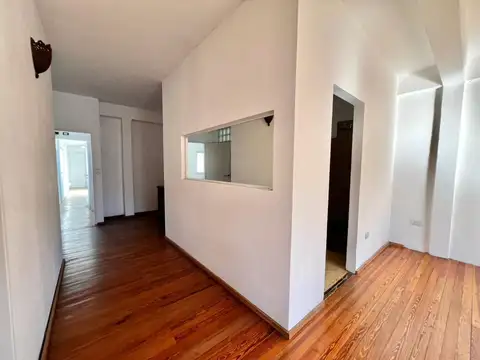 Depto Tipo Casa 4 ambientes con 3 baños