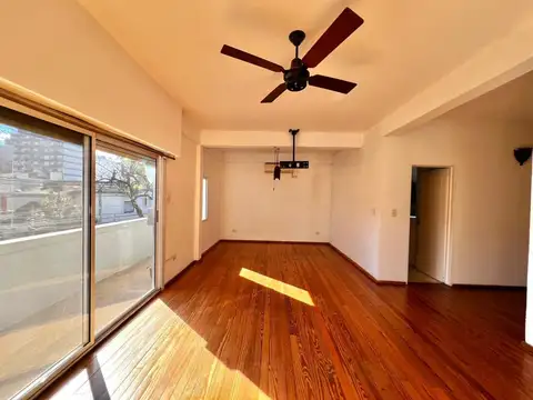 Depto Tipo Casa en Venta con 4 cocheras