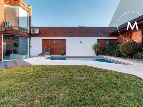 Casa 6 ambientes con 5 baños