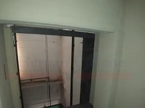 EXCELENTE GALPÓN DE 680 M² A METROS DE AV. GRAL. PAZ