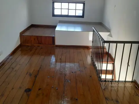 Casa 10 ambientes con 4 baños