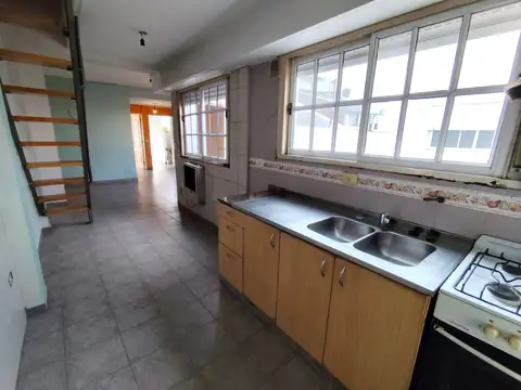 Depto Tipo Casa en Venta 24 años