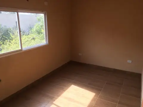 Casa Tipo Duplex en Alquiler en Barrio de Vicenzo Chico Sin Expensas