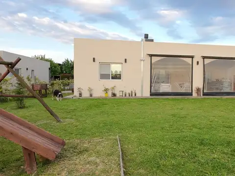 Casa en Venta en El Cantón - Barrio Islas, USD 230.000