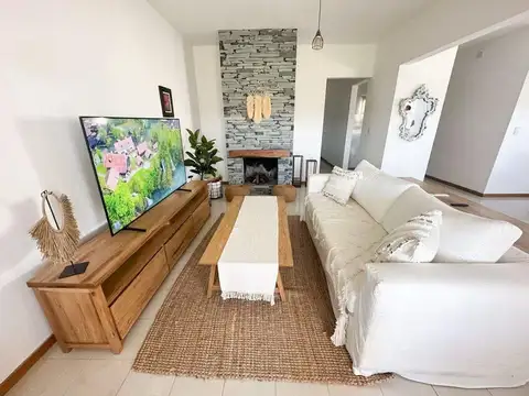 CASA EN VENTA  5 AMBIENTES CON PILETA GALERIA PARRILLA El CANTON