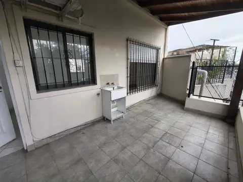 Depto. de 2 amb. en alquiler | Berazategui Centro