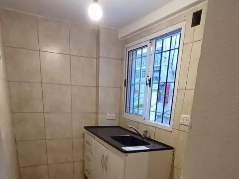 Venta. Ph 5 ambientes. Hipólito Yrigoyen y Solis.