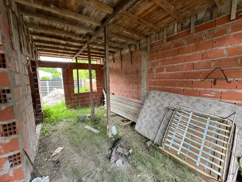 Casa 3 ambientes con 1 baño