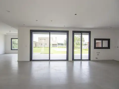 Venta Casa 5 ambientes vista al lago , Barrio Islas, el Canton