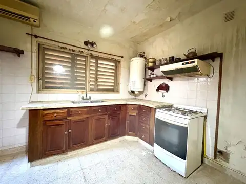 Casa 5 ambientes con 2 baños
