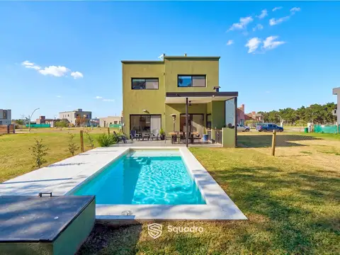 VENTA - Casa de 3 dormitorios con pileta - Brisanova, Pueblo Esther.