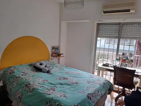 3 ambientes en Palermo Soho al frente con patio y balcón